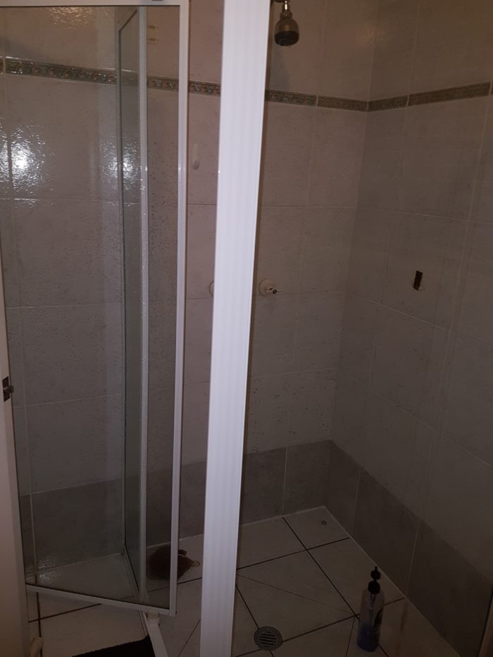 Ken Mckay Homes - Shower