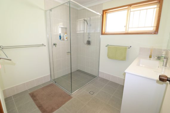 Ken Mckay Homes - Bathroom Renovation